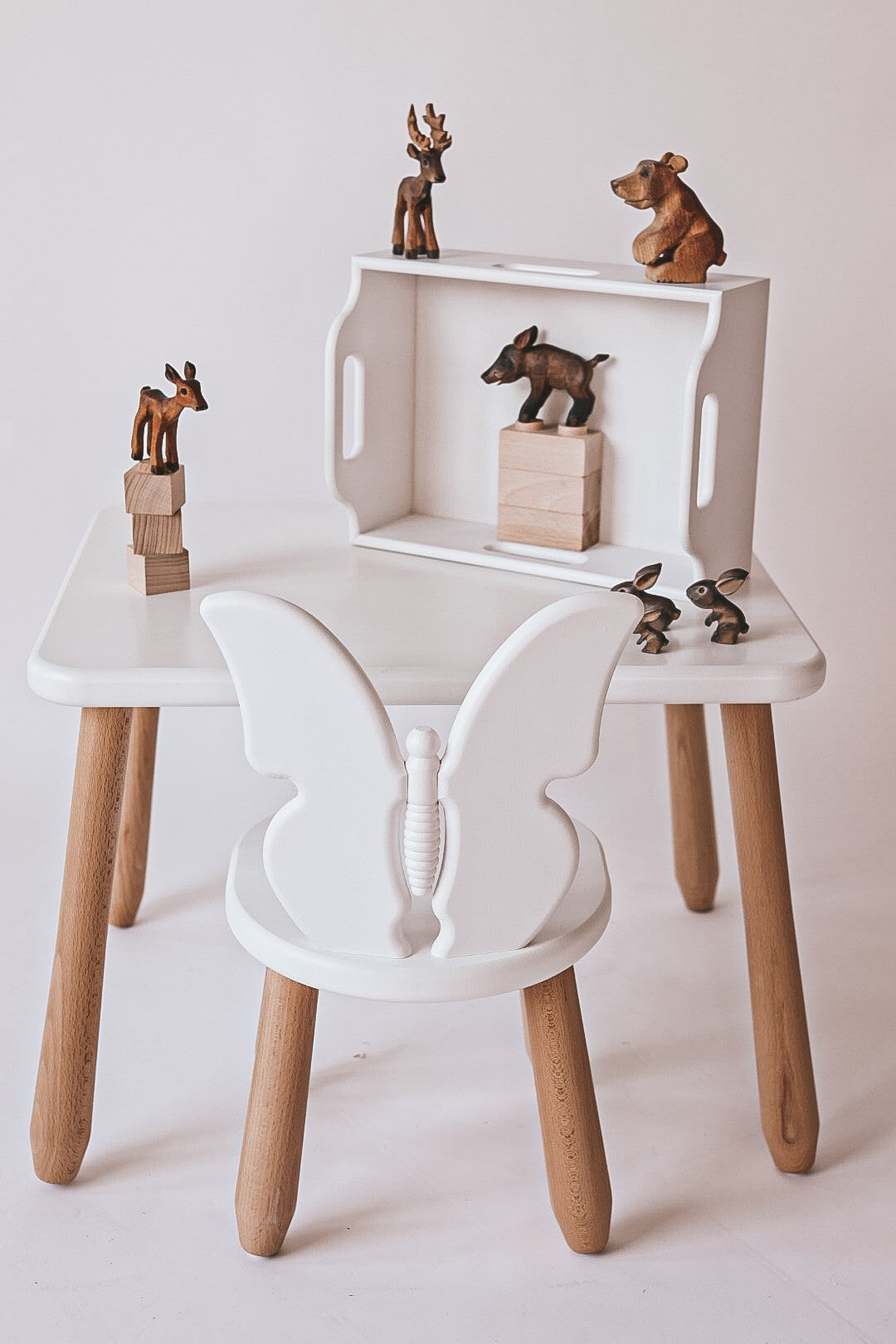 Table & Chairs