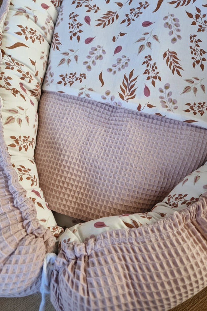 Baby Nest Blue Leaves