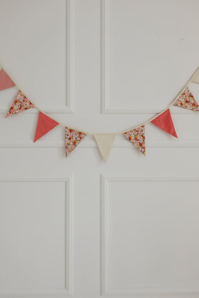Garland - Birthday In Garden