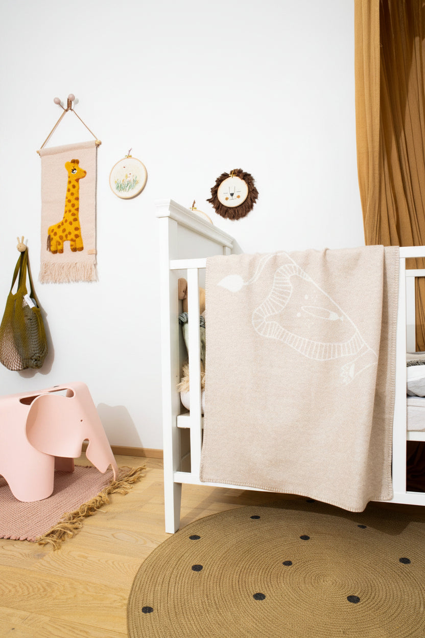 Merino baby blanket - Lion