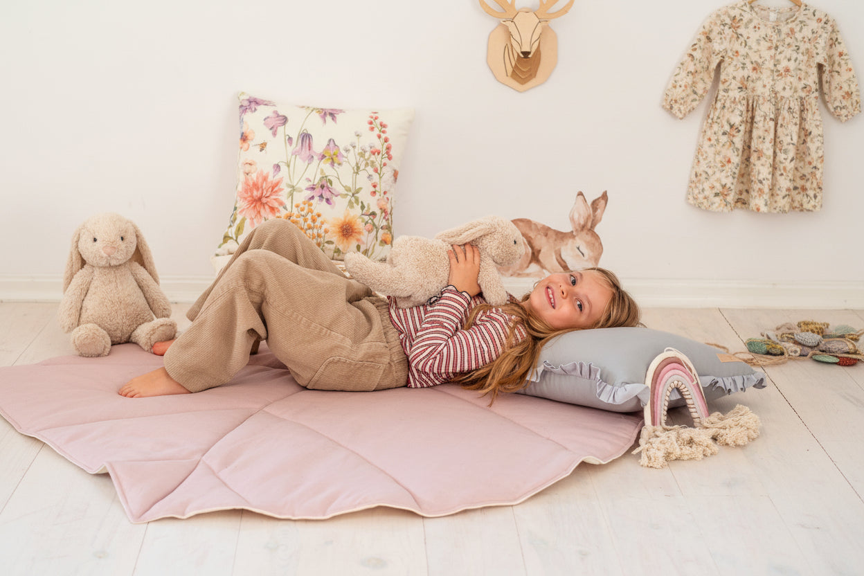 Organic Cotton and Linen Leaf Playmat - Powder Pink